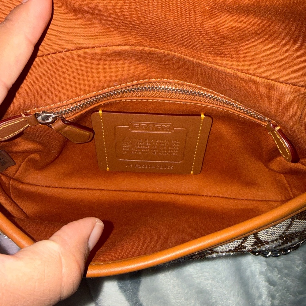 SOLD, DO NOT BUY *****COACH SOHO BAG 25
In Crystal Signature Jacquard - Picture 9 of 10